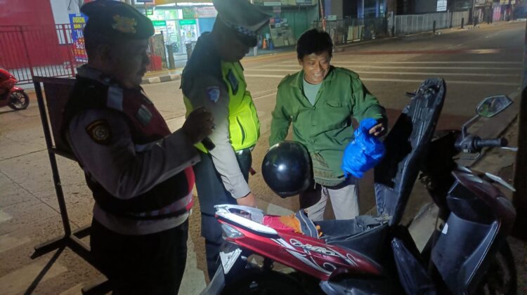 Tekan Curas, Curat dan Curanmor, Polsek Cempaka Putih Gelar Razia Stasioner Humanis