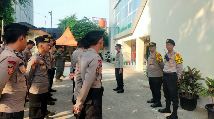 Polisi Siagakan Personel untuk Amankan Aksi Unjuk Rasa di Kantor Kelurahan Senen