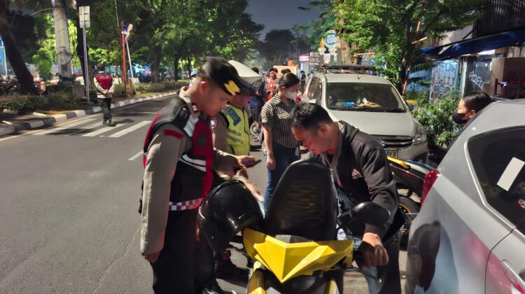 Polsek Senen Gelar Operasi Stasioner di Kawasan Pasar Senen, Antisipasi Gangguan Kamtibmas