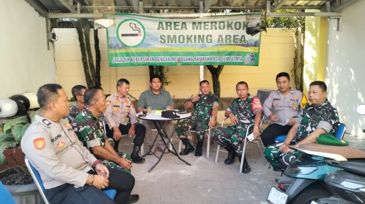 Danramil 14/Panongan Pererat Sinergitas Melalui Silaturahmi ke Polsek Panongan