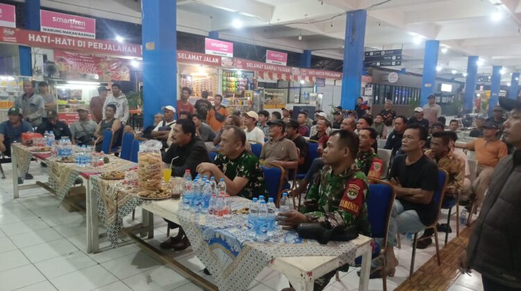Semarak Nobar Semifinal Piala Dunia 2026, Koramil 03/Pasar Rebo–Ciracas Pererat Kebersamaan Bersama Warga