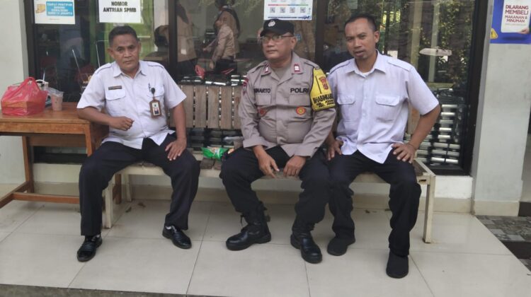 Patroli ke SMK Negeri 14 Jakarta, Polisi Ajak Pelajar Hindari Tawuran dan Tingkatkan Kewaspadaan