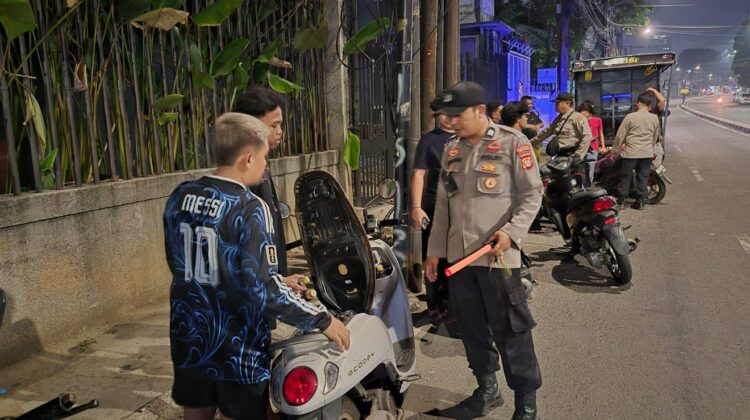 Polsek Metro Tanah Abang Gelar Operasi Cipta Kondisi Stationer, Antisipasi Kejahatan Jalanan dan Ciptakan Rasa Aman bagi Masyarakat