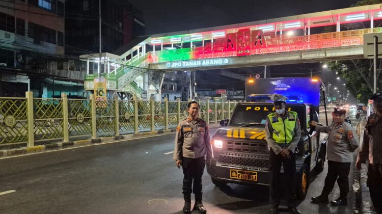 Patroli Cipta Kondisi Polsek Metro Tanah Abang Jaga Kondusivitas Wilayah, Situasi Kamtibmas Tetap Aman Hingga Dini Hari