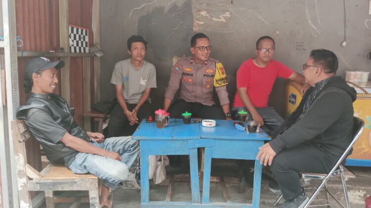 Perkuat Kolaborasi Kamtibmas, Bhabinkamtibmas Kampung Rawa Rangkul LMK dan FKDM Lewat Cooling System