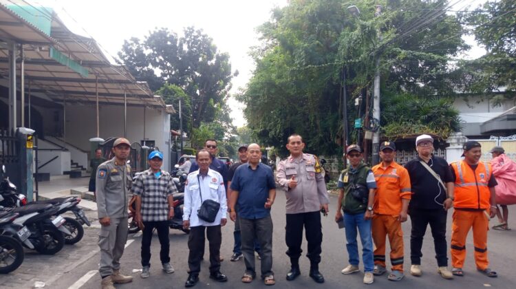 Respon Aduan Warga, Tiga Pilar Menteng Bergerak Cepat Tertibkan Parkir Sembarangan di Permukiman