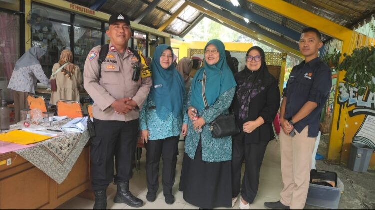 Bhabinkamtibmas Gondangdia Kawal Pelatihan UMKM, Perkuat Kamtibmas dan Pemberdayaan Warga