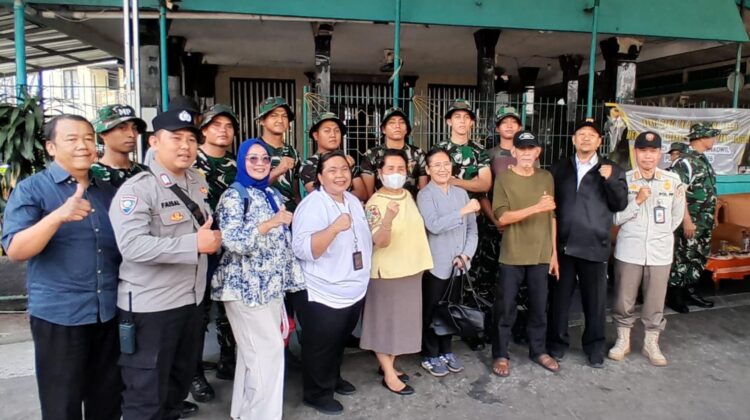 TNI AD dan Tiga Pilar Gelar Karya Bakti di Kenari, Bersihkan Masjid dan Gereja