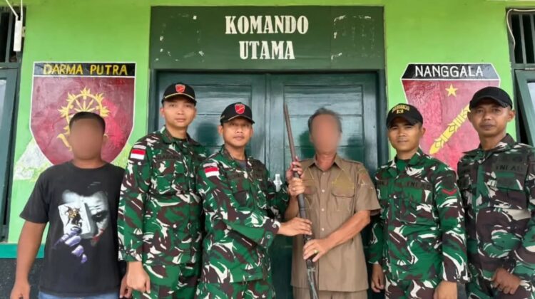 Pendekatan Humanis Berbuah Hasil, Satgas Yonarmed 13 Kostrad Terima Penyerahan Senjata Rakitan di Perbatasan