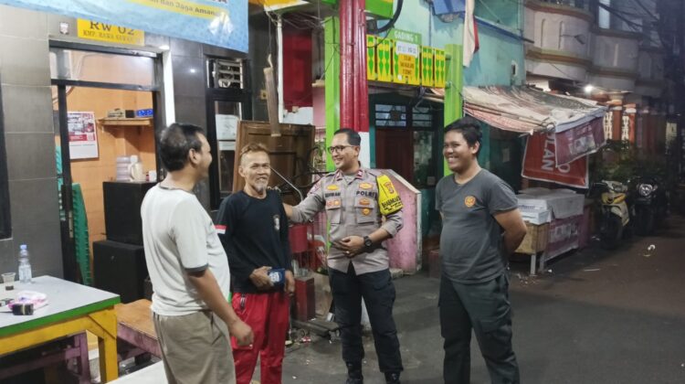 Bhabinkamtibmas Perkuat Sinergi Satkamling, Warga Diajak Aktif Cegah Kejahatan Malam Hari