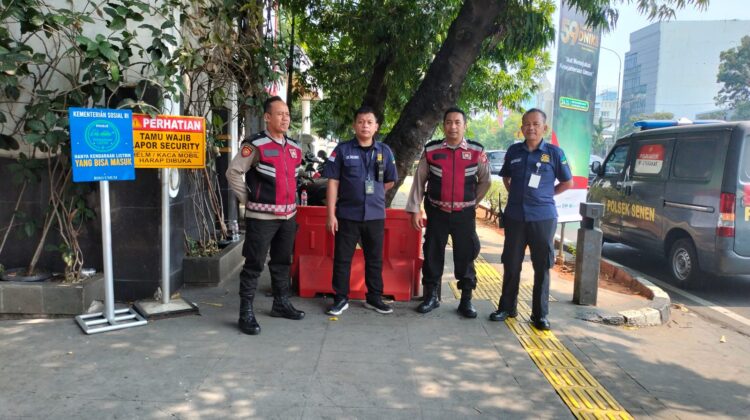 Unit Samapta Polsek Senen Patroli dan Sambangi Sejumlah Objek Vital di Jakarta Pusat
