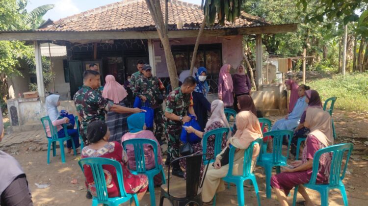 Berikan Layanan Kesehatan dan Sembako, Koramil 02/Curug Gelar Komsos dan Bakti Sosial “Jaga Jakarta On The Spot”