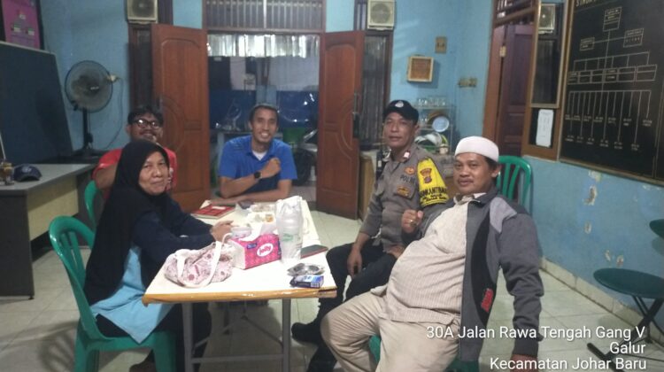 Bangun Kepercayaan Warga, Polsek Johar Baru Intensifkan Sambang Kamtibmas di Pos Kamling