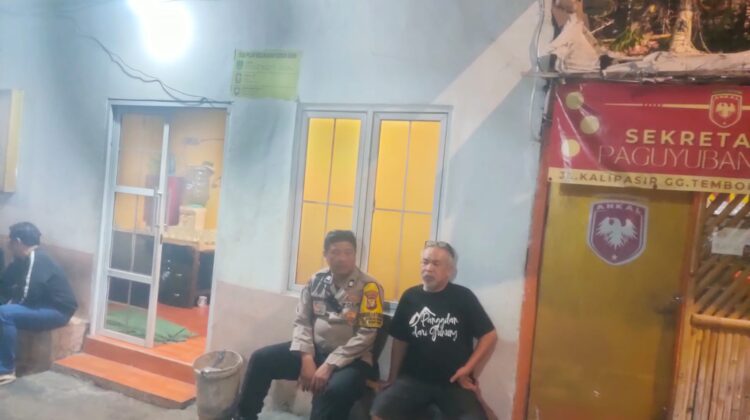 Sambang Malam Bhabinkamtibmas Perkuat Sinergi Warga Jaga Kamtibmas di Kebon Sirih