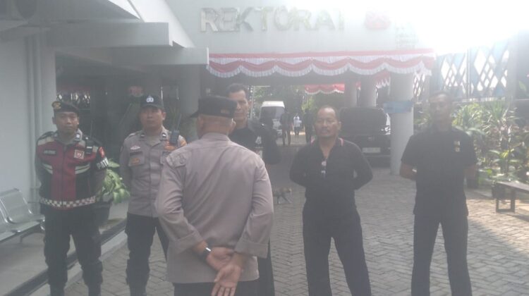 Polsek Metro Menteng Siagakan Personel Amankan Bazar dan Pertunjukan Seni Festival Kalipasir 2 di Kampus IKJ