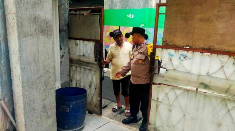 Respon Cepat Bhabinkamtibmas Cek TKP Motor Mio hilang di Kramat