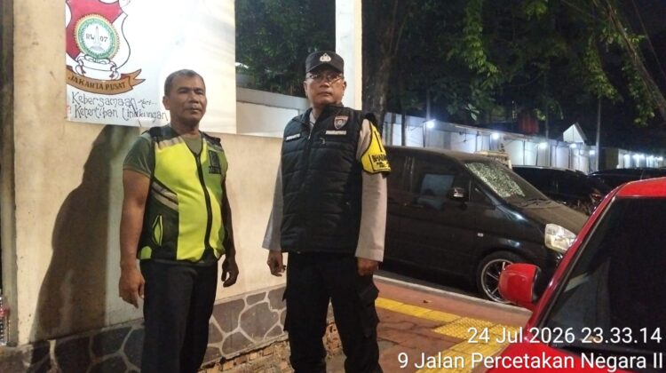 Perkuat Siskamling, Polsek Johar Baru Ajak Warga Disiplin Lapor Tamu Demi Keamanan Lingkungan