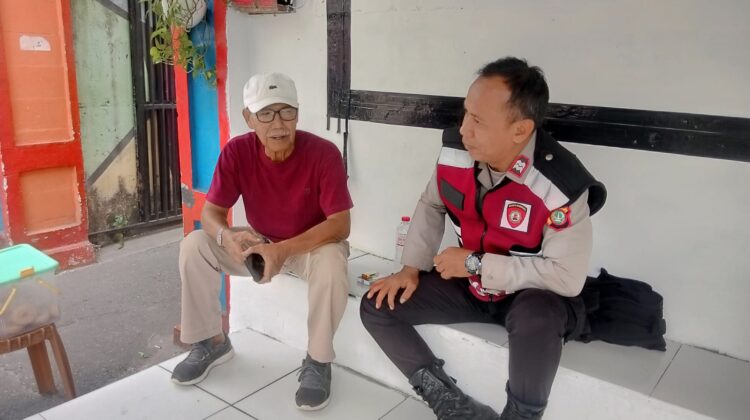 Unit Samapta Polsek Senen Patroli dan Sambang Objek Vital di Salemba Raya