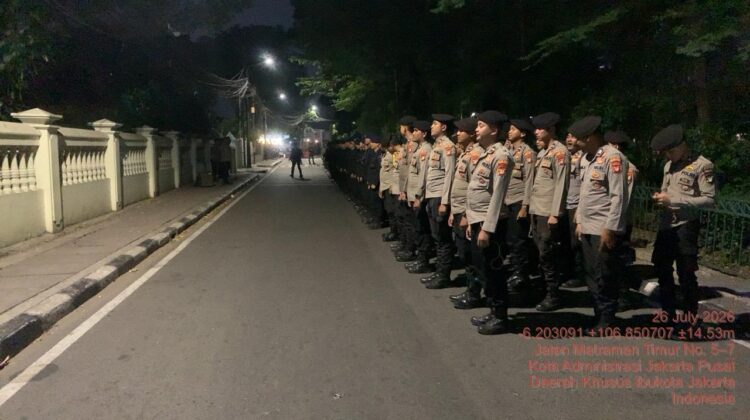 188 Personel Gabungan TNI-Polri Siaga, Polsek Metro Menteng Antisipasi Keributan di Taman Amir Hamzah