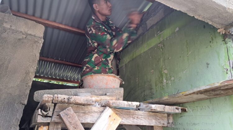 Pembangunan MCK Masjid Quba Umbele Masuki Tahap Pemasangan Atap dan Plester Dinding Dalam
