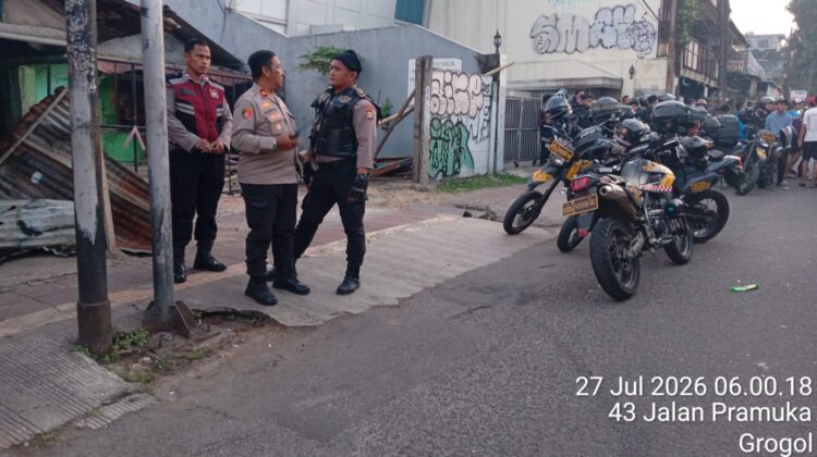 Polisi Bubarkan Kerumunan di Tanah Kosong Pramuka, Situasi Berlangsung Kondusif