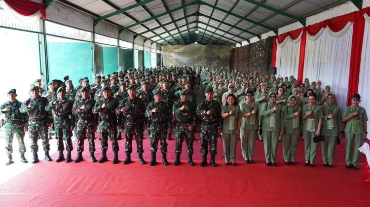 Pangdivif 3 Kostrad Kunjungan Kerja ke Yonarmed 6 Kostrad