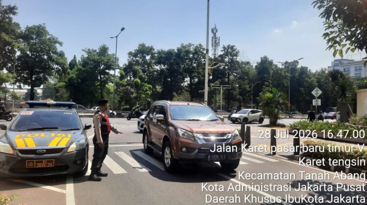 Patroli Strong Point Sore Hari, Patko 1052 Polsek Metro Tanah Abang Hadir Jaga Kelancaran Lalu Lintas dan Antisipasi Kejahatan Jalanan