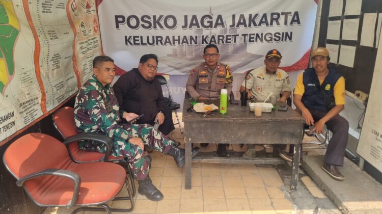 Bhabinkamtibmas Karet Tengsin Laksanakan Kunjungan ke Posko Jaga Jakarta, Perkuat Sinergi Harkamtibmas dan Trantibum