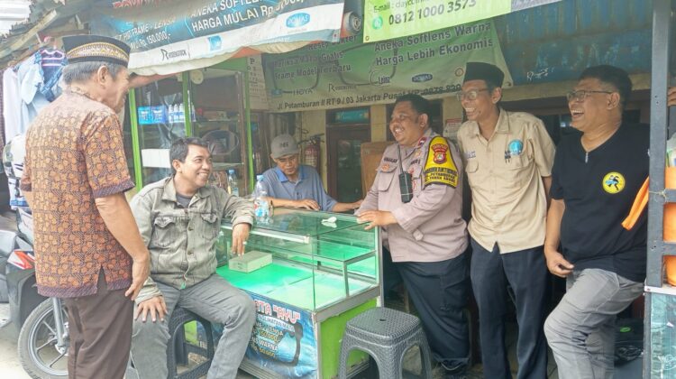 Bhabinkamtibmas Petamburan Bersama LMK Laksanakan Monitoring Hasil Penataan Kawasan RTH Jati Pinggir