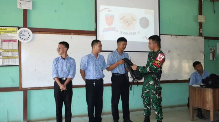 Satgas Yonarmed 13 Kostrad Tanamkan Jiwa Nasionalisme Siswa Perbatasan Melalui Wawasan Kebangsaan
