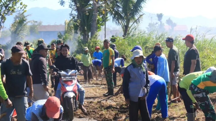Karya Bakti Yonif 514 Kostrad Perkuat Kemanunggalan TNI dengan Rakyat di Bondowoso