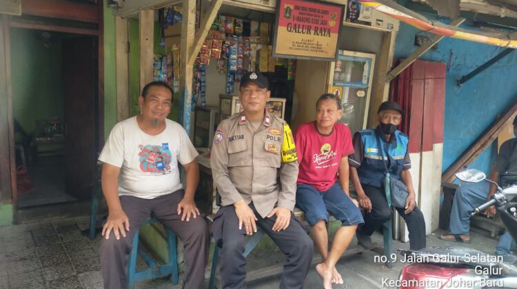 Patroli dan Sambang, Bhabinkamtibmas Galur Ajak Warga RW 01 Tingkatkan Kepedulian Kamtibmas