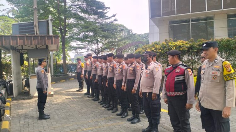 Polsek Metro Tanah Abang Laksanakan Pelayanan Pengamanan Aksi Unjuk Rasa di Kantor Kanwil BPN Provinsi DKI Jakarta
