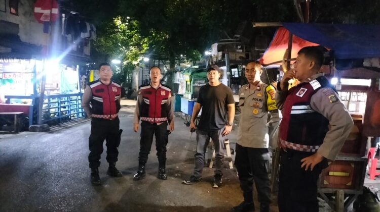 Polsek Senen Gelar Patroli Tiga Pilar untuk Jaga Kondusivitas Wilayah