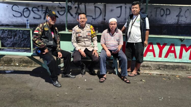 Siskamling Aktif di Kebon Melati, Polsek Metro Tanah Abang Ajak Warga Perkuat Keamanan Lingkungan