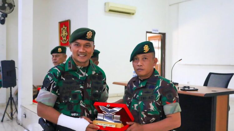 Jam Komandan, Danyon Arhanud 1 Kostrad Tekankan Profesionalisme dan Loyalitas Prajurit