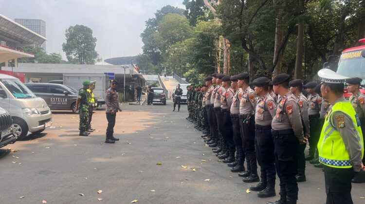 Polsek Metro Tanah Abang Bersama Personel Gabungan Laksanakan Pengamanan SKY AVENEU 2026 di Istora Senayan