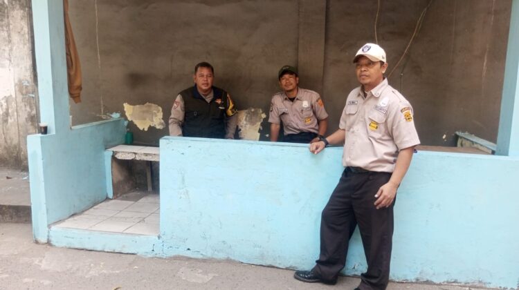 Bhabinkamtibmas Karang Anyar Perkuat Pembinaan Satpam untuk Cegah Gangguan Kamtibmas