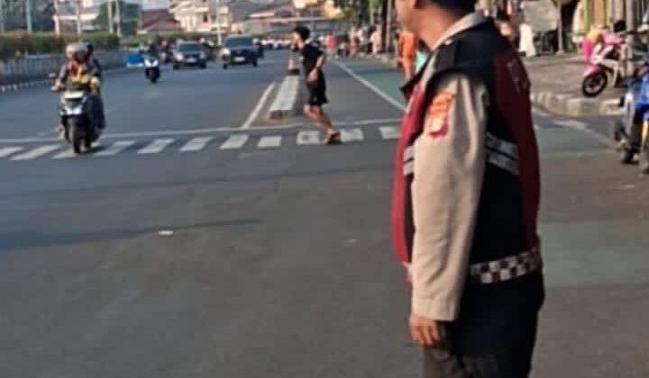 Arus Lalu Lintas di Sejumlah Titik Kecamatan Senen Terpantau Ramai Lancar, Polisi Lakukan Pengaturan Pagi hingga Sore