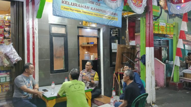 Sinergi Polisi, Babinsa, dan Satkamling Perkuat Keamanan Lingkungan di Kampung Rawa