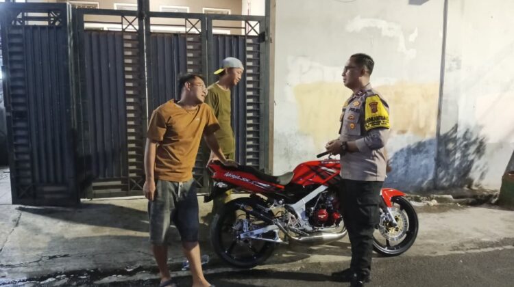 Hadir di Tengah Warga, Bhabinkamtibmas Cooling System Perkuat Keamanan Lingkungan Kampung Rawa