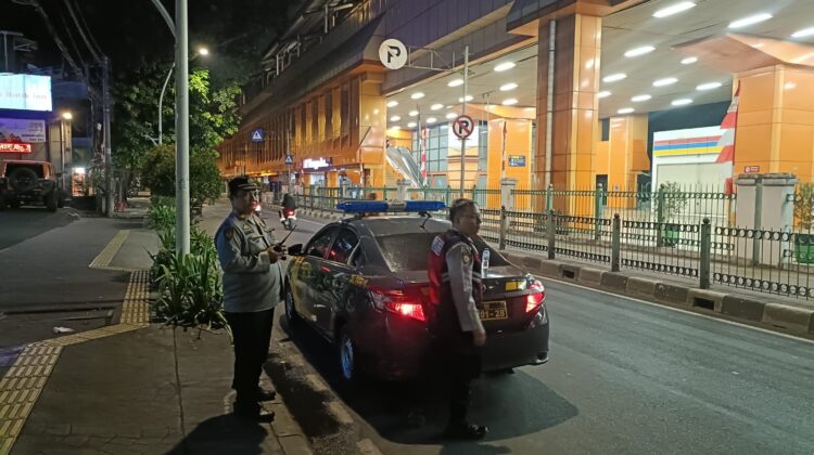 Patroli Cipkon Strong Point Polsek Sawah Besar Antisipasi Tawuran dan Kejahatan Jalanan Jelang Subuh
