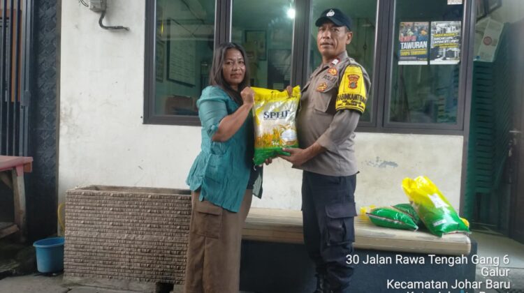 Polri untuk Masyarakat, Polsek Johar Baru Gelar Gerakan Pangan Murah untuk Stabilkan Harga Beras