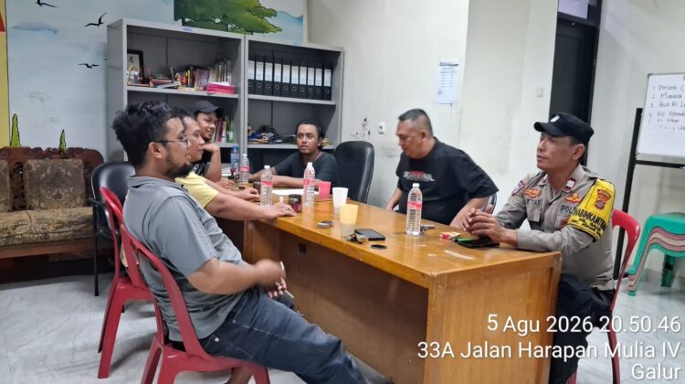 Wujudkan Lingkungan Aman, Polsek Johar Baru Pererat Kemitraan dengan Warga di Pos Kamling