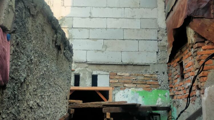 Bedah Rumah Sambut HUT ke-81 RI, Progres Renovasi Rumah Warga Kramat Capai 70 Persen
