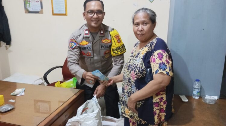 Gerakan Pangan Murah Polsek Johar Baru, Beras Bulog Disambut Antusias Warga Kampung Rawa