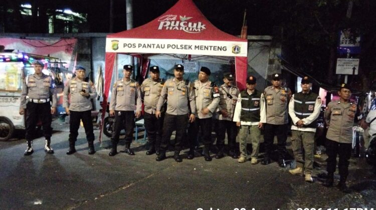 Polisi Jalan Kaki di Perbatasan Kwitang-Kalipasir, Antisipasi Tawuran Malam