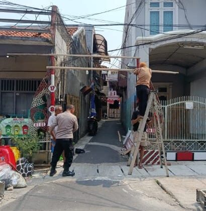 Polsek Cempaka Putih Apresiasi Kekompakan Warga Siapkan Gapura HUT RI