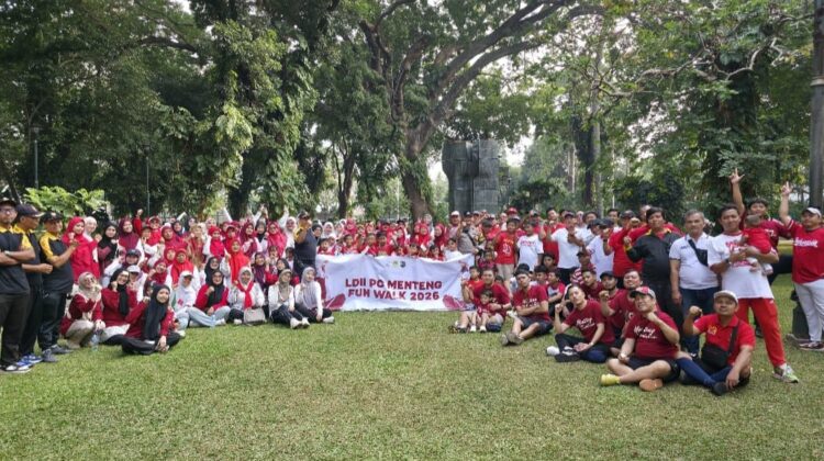 Fun Walk Meriahkan HUT RI ke-81, Polsek Metro Menteng Bersama LDII dan Senkom Jaga Kegiatan Tetap Aman