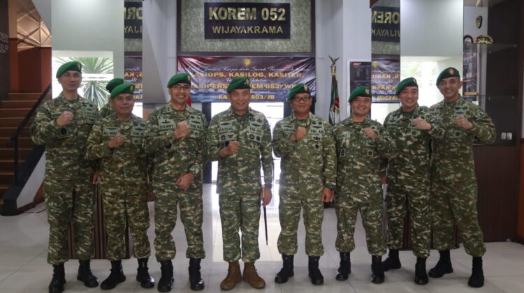 Sertijab Pejabat Staf Korem 052/Wijayakrama, Danrem Tekankan Profesionalisme dan Loyalitas Pengabdian